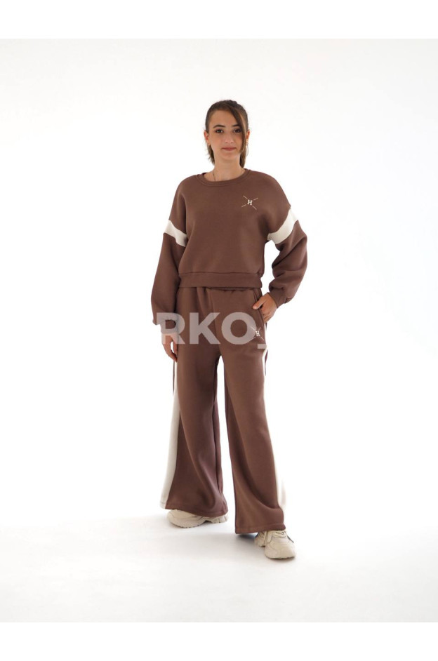 Костюм спортивний HAYKIDS для дівчаток на зиму 24WB102 котон/фліс шоколад вишивка H 140(р)