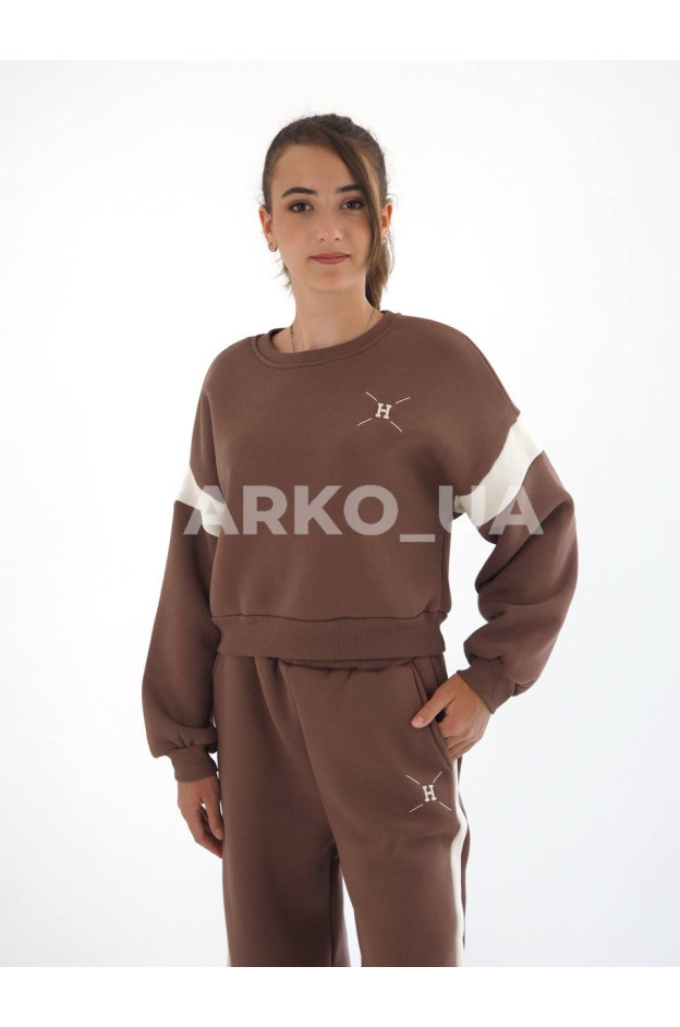 Костюм спортивний HAYKIDS для дівчаток на зиму 24WB102 котон/фліс шоколад вишивка H 140(р)