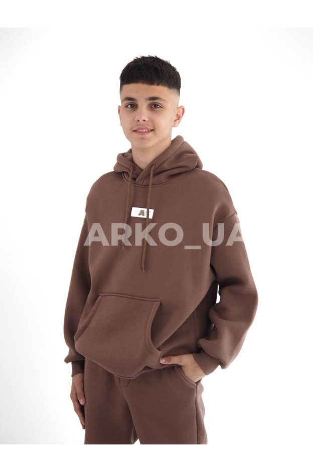 Костюм спортивний HAYKIDS для хлопчиків на зиму 24WE066-2 котон/фліс шоколад нашивка A 146(р)