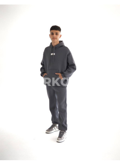Костюм спортивний HAYKIDS для хлопчиків на зиму 24WE066-2 котон/фліс сірий нашивка A 146(р)