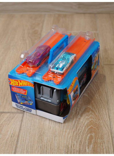 Трек для хлопчика HOT WHEELS ORIGINAL HVF15 Кейс для перегонів, 2 машинки, пусковий пристрій