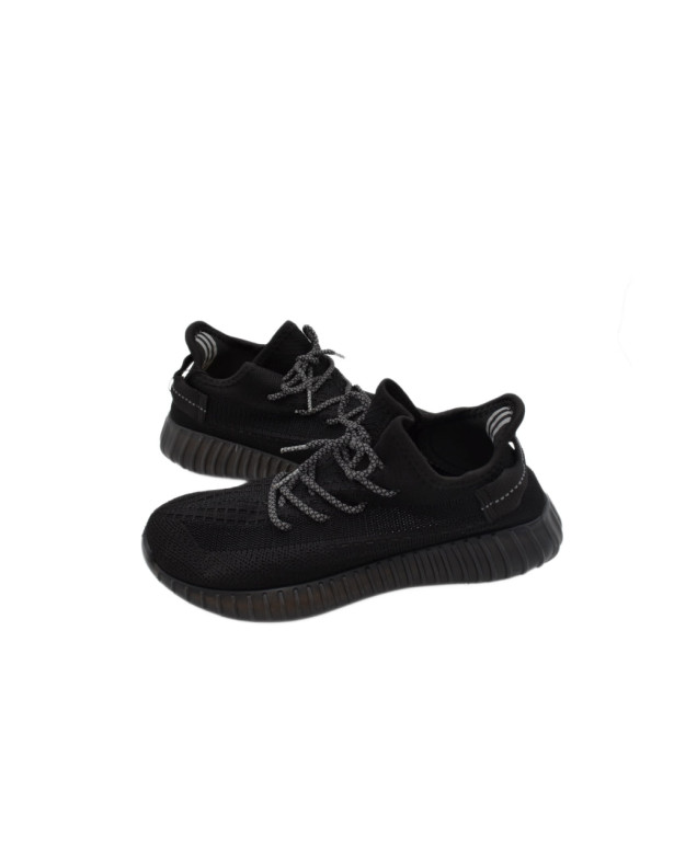 Кросівки для хлопчика або для дівчинки на літо A002-5 текстиль чорний Yeezy Boost 38(р) 