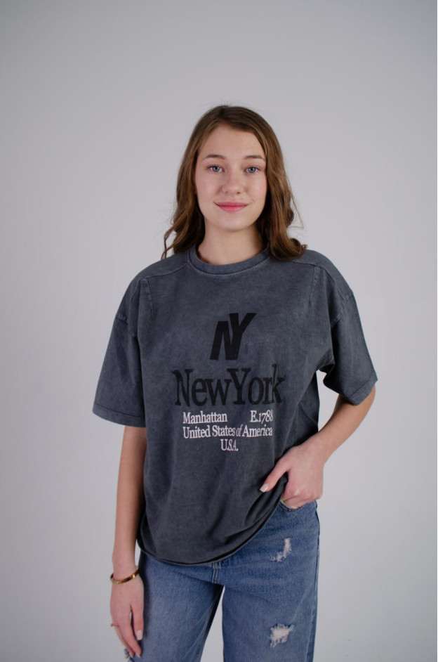 Футболка для дівчинки або для хлопчика на літо 26SE562 котон графіт New York 140(р) 